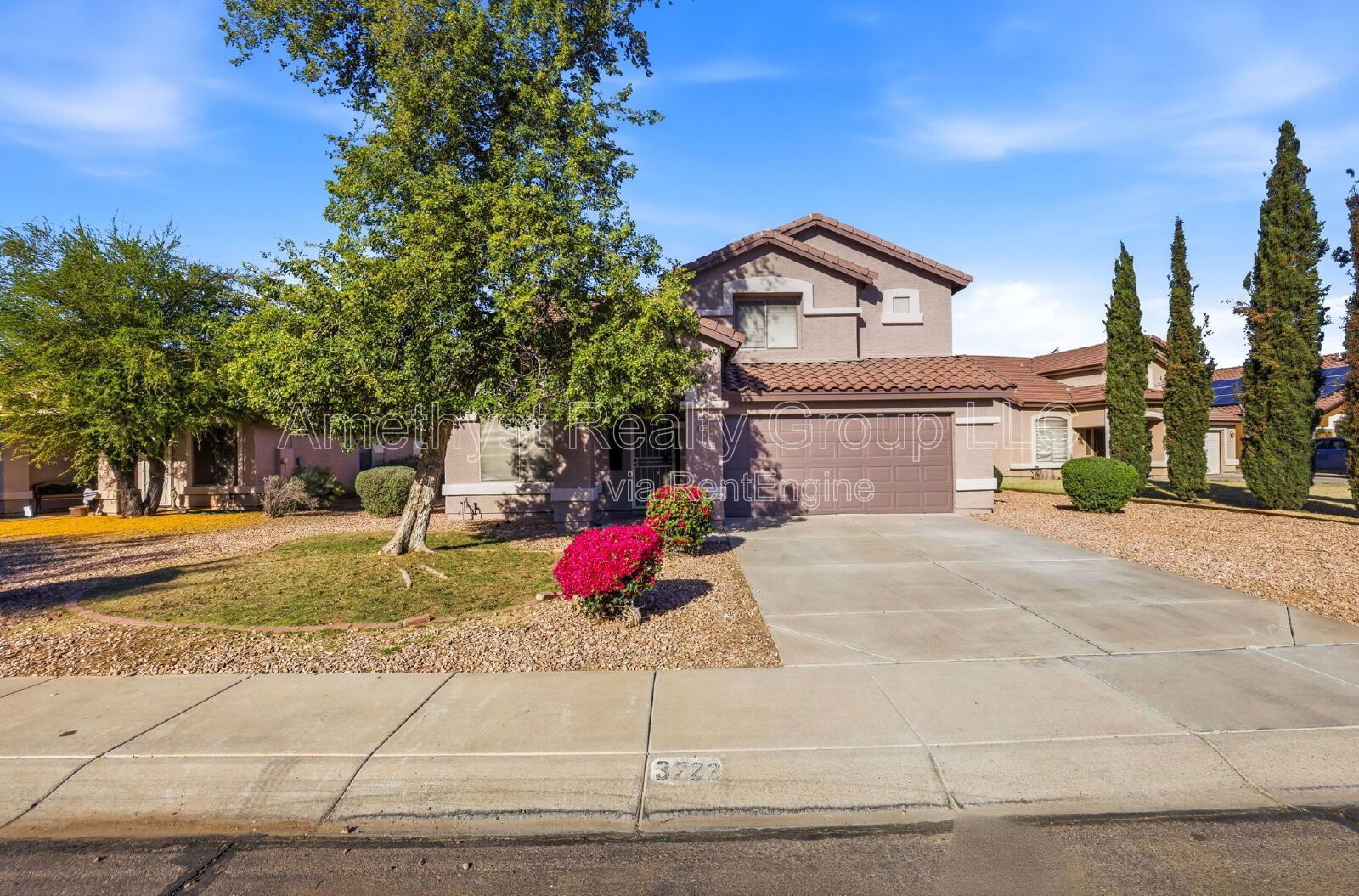 Spacious 3 Bedroom Home with Loft, Vaulted Ceilings & Open Layout property image