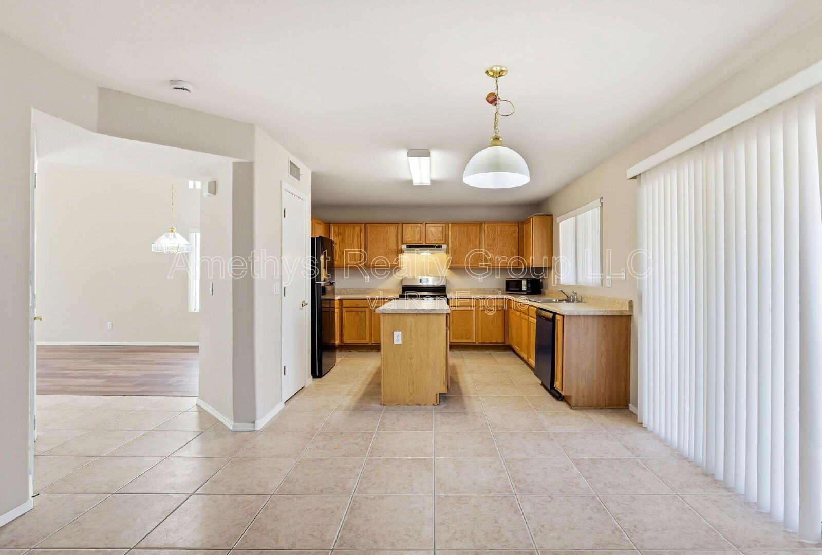 Spacious 3 Bedroom Home with Loft, Vaulted Ceilings & Open Layout property image