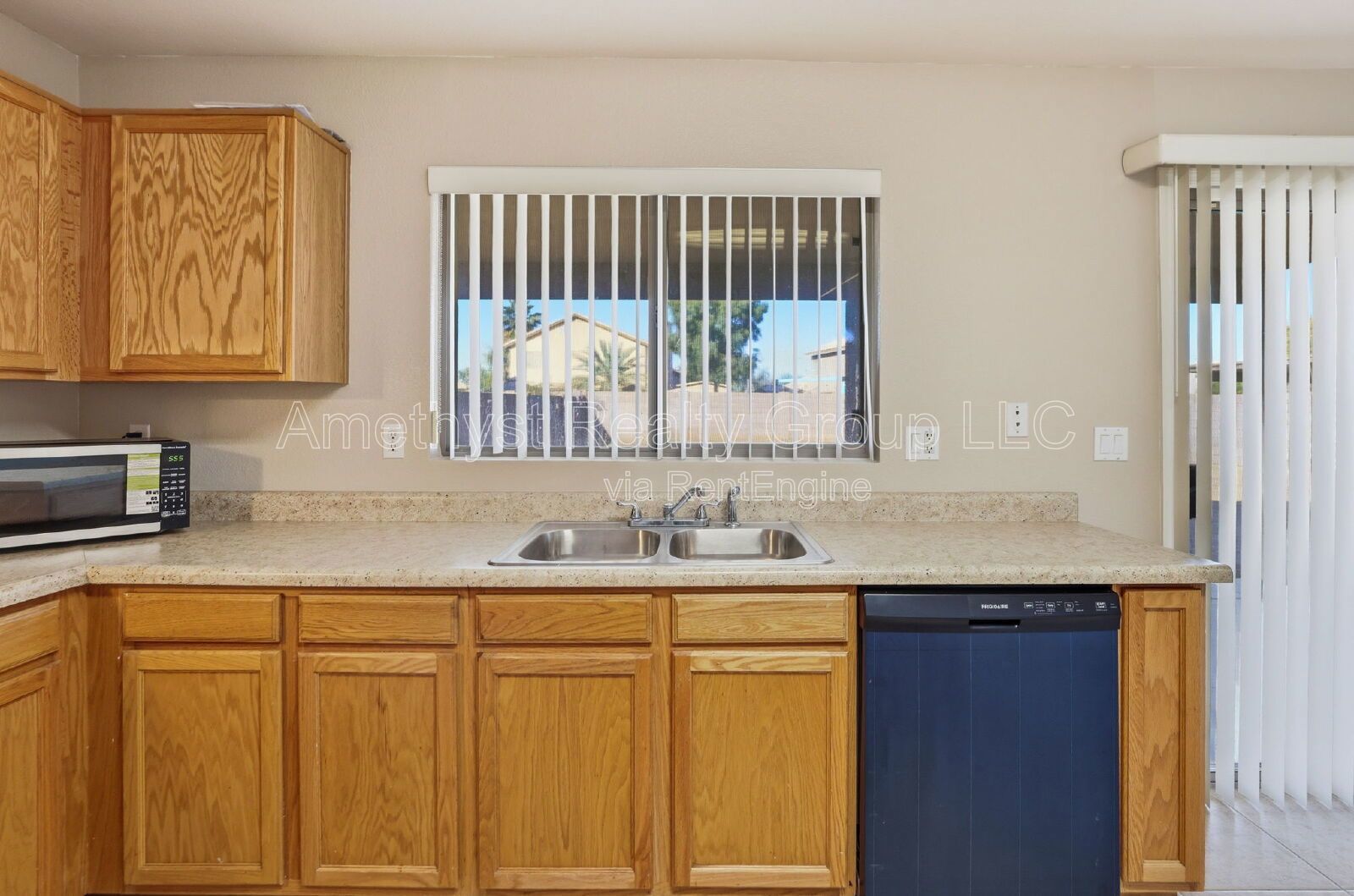 Spacious 3 Bedroom Home with Loft, Vaulted Ceilings & Open Layout property image