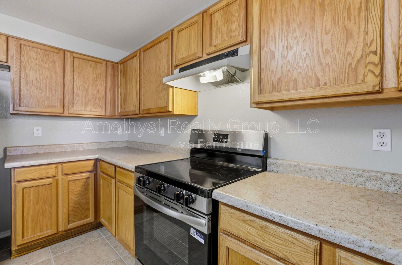 Spacious 3 Bedroom Home with Loft, Vaulted Ceilings & Open Layout property image