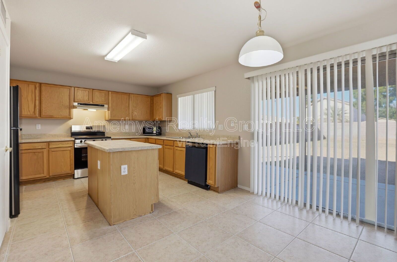 Spacious 3 Bedroom Home with Loft, Vaulted Ceilings & Open Layout property image