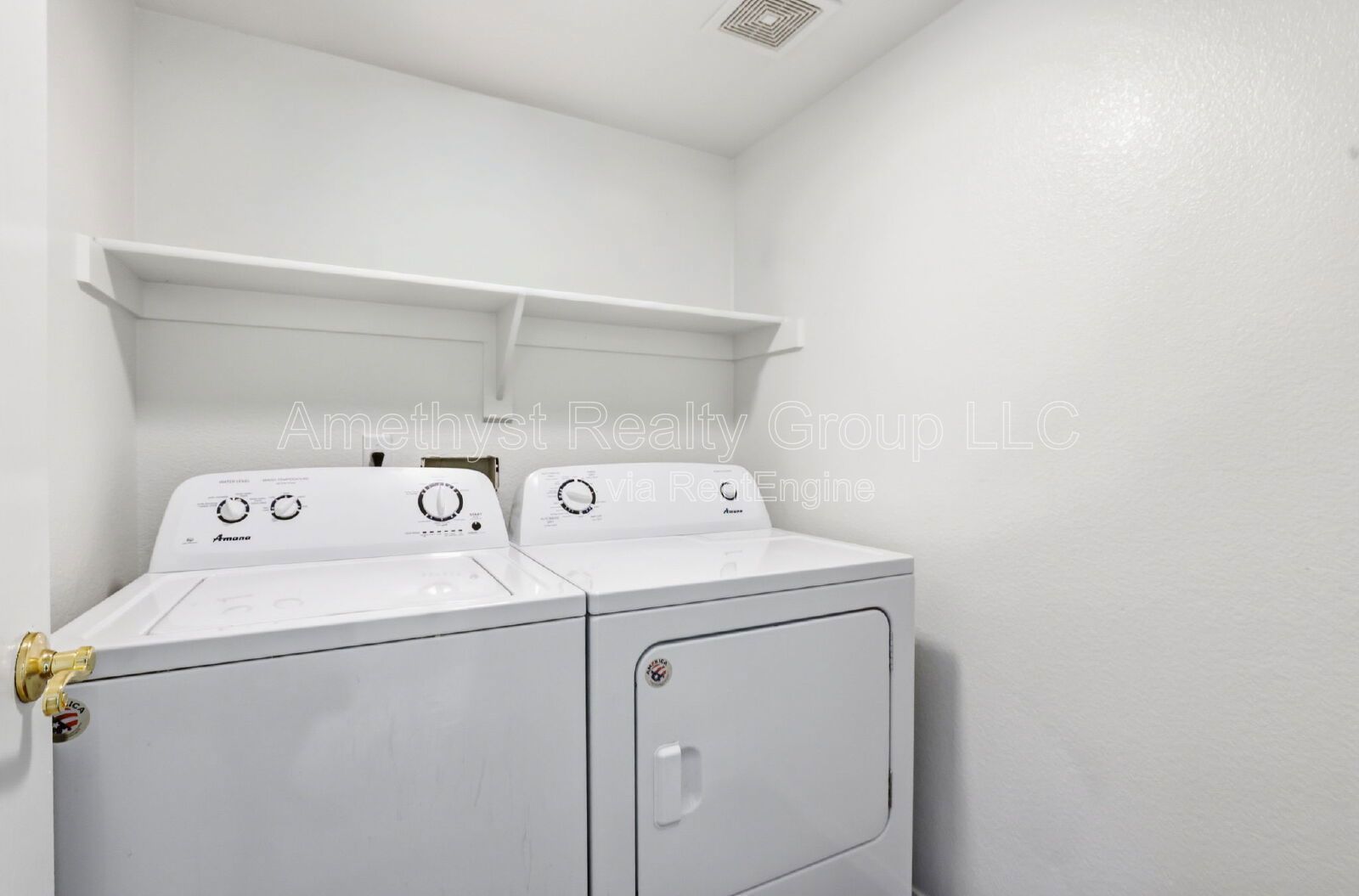 Spacious 3 Bedroom Home with Loft, Vaulted Ceilings & Open Layout property image