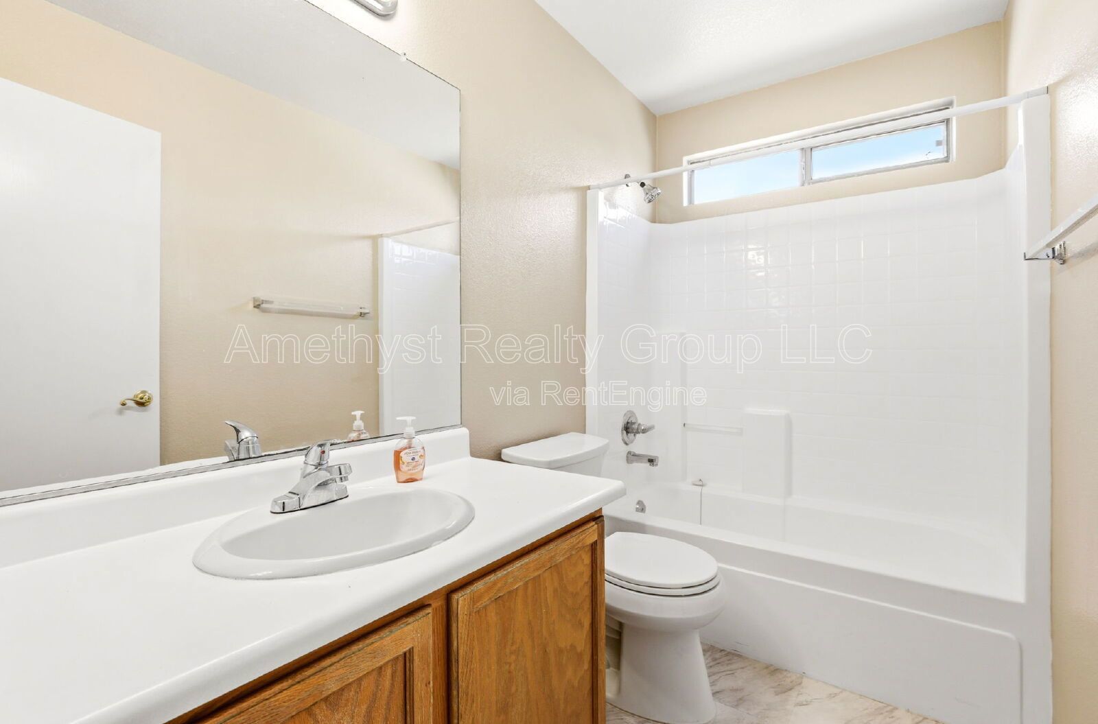 Spacious 3 Bedroom Home with Loft, Vaulted Ceilings & Open Layout property image