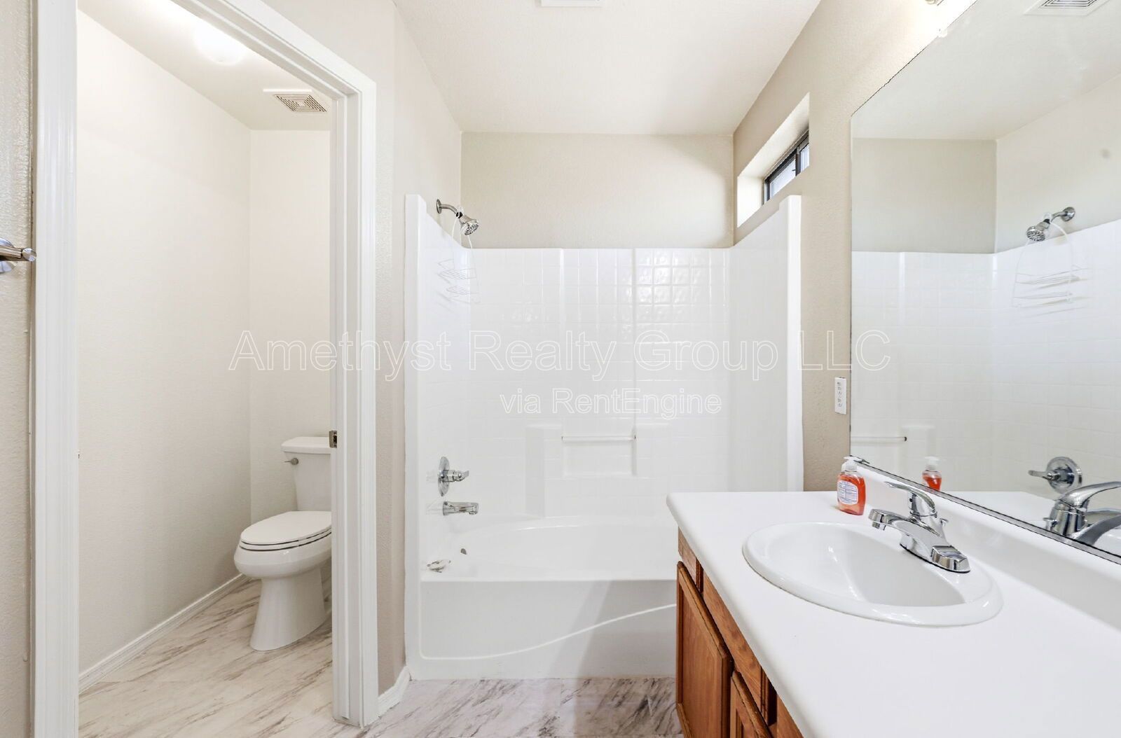 Spacious 3 Bedroom Home with Loft, Vaulted Ceilings & Open Layout property image