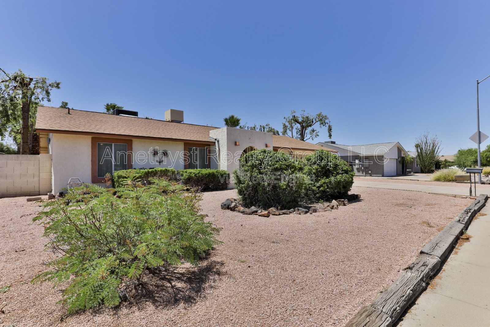 Spacious Living, Large Backyard, Convenient Glendale Location property image
