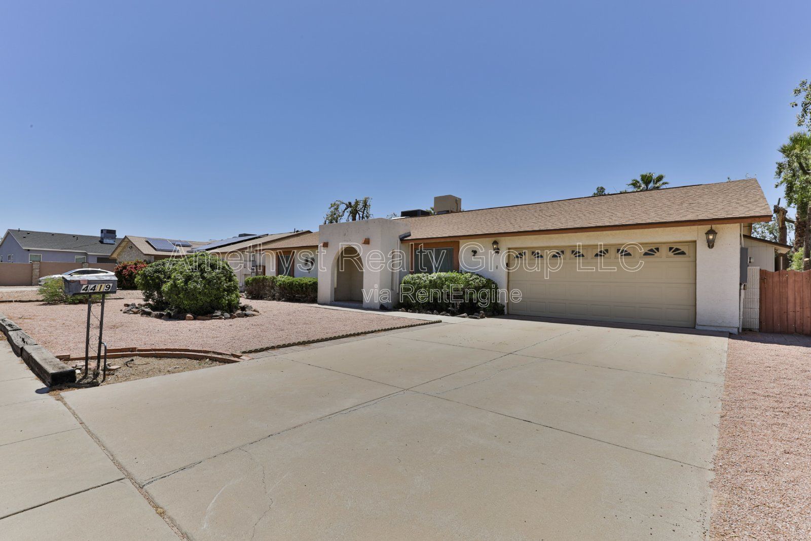 Spacious Living, Large Backyard, Convenient Glendale Location property image