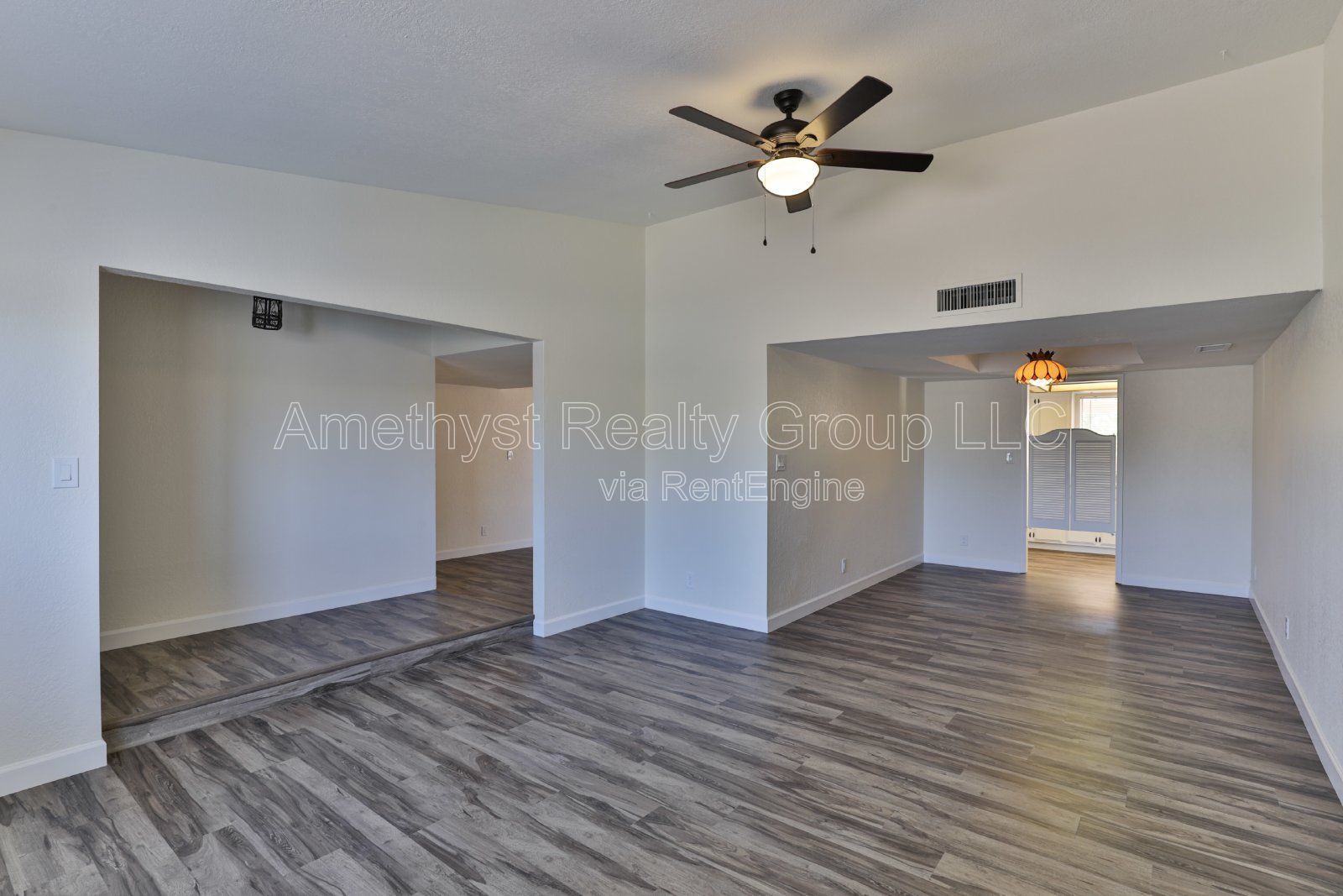 Spacious Living, Large Backyard, Convenient Glendale Location property image