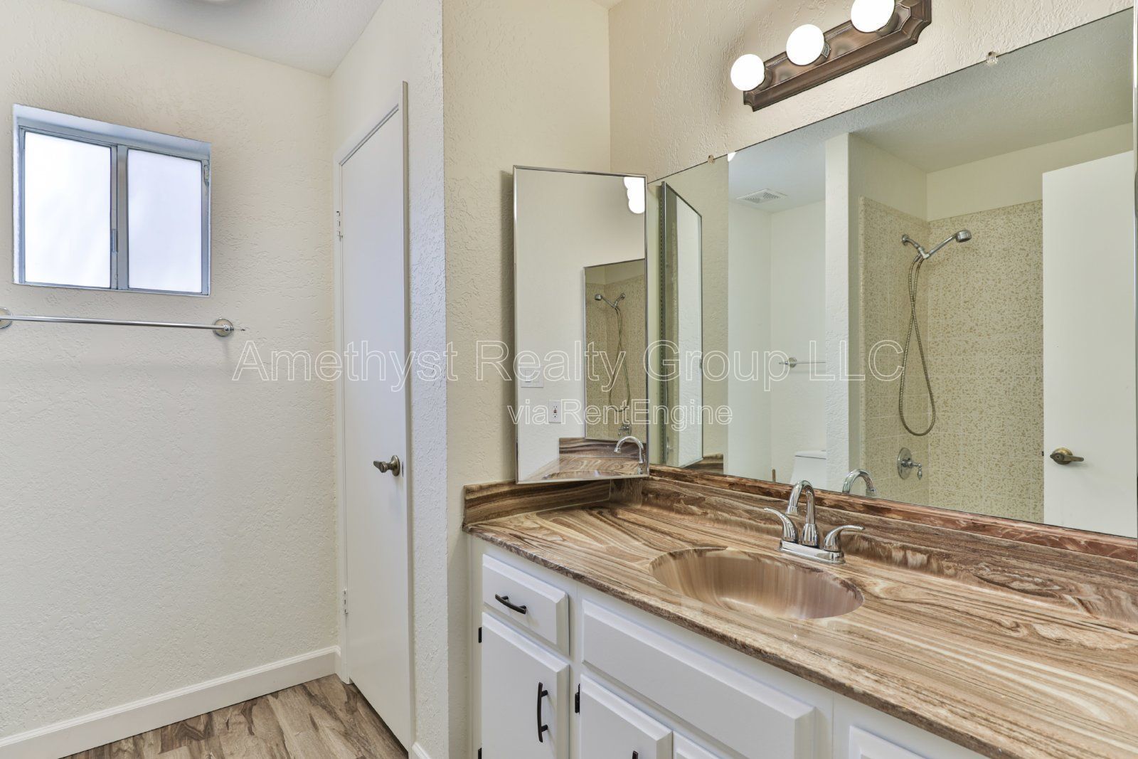 Spacious Living, Large Backyard, Convenient Glendale Location property image