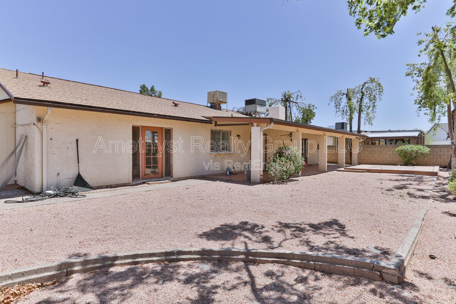 Spacious Living, Large Backyard, Convenient Glendale Location property image