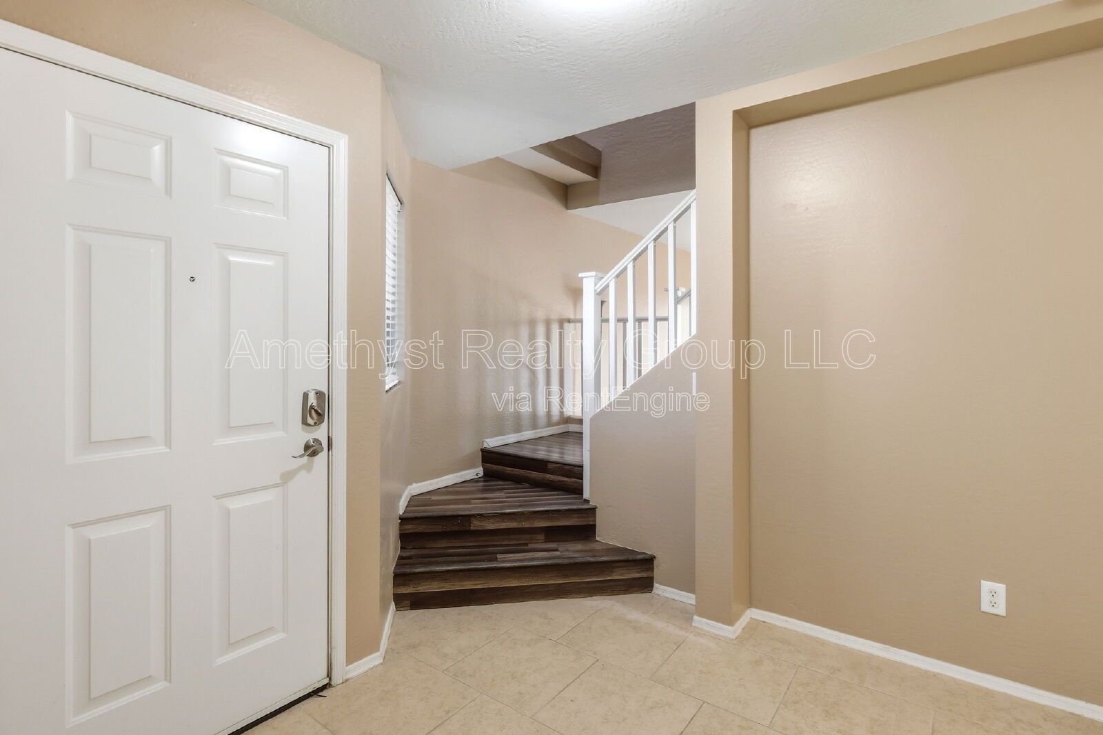Spacious 4-Bedroom Home with Loft & Flexible Living Spaces property image