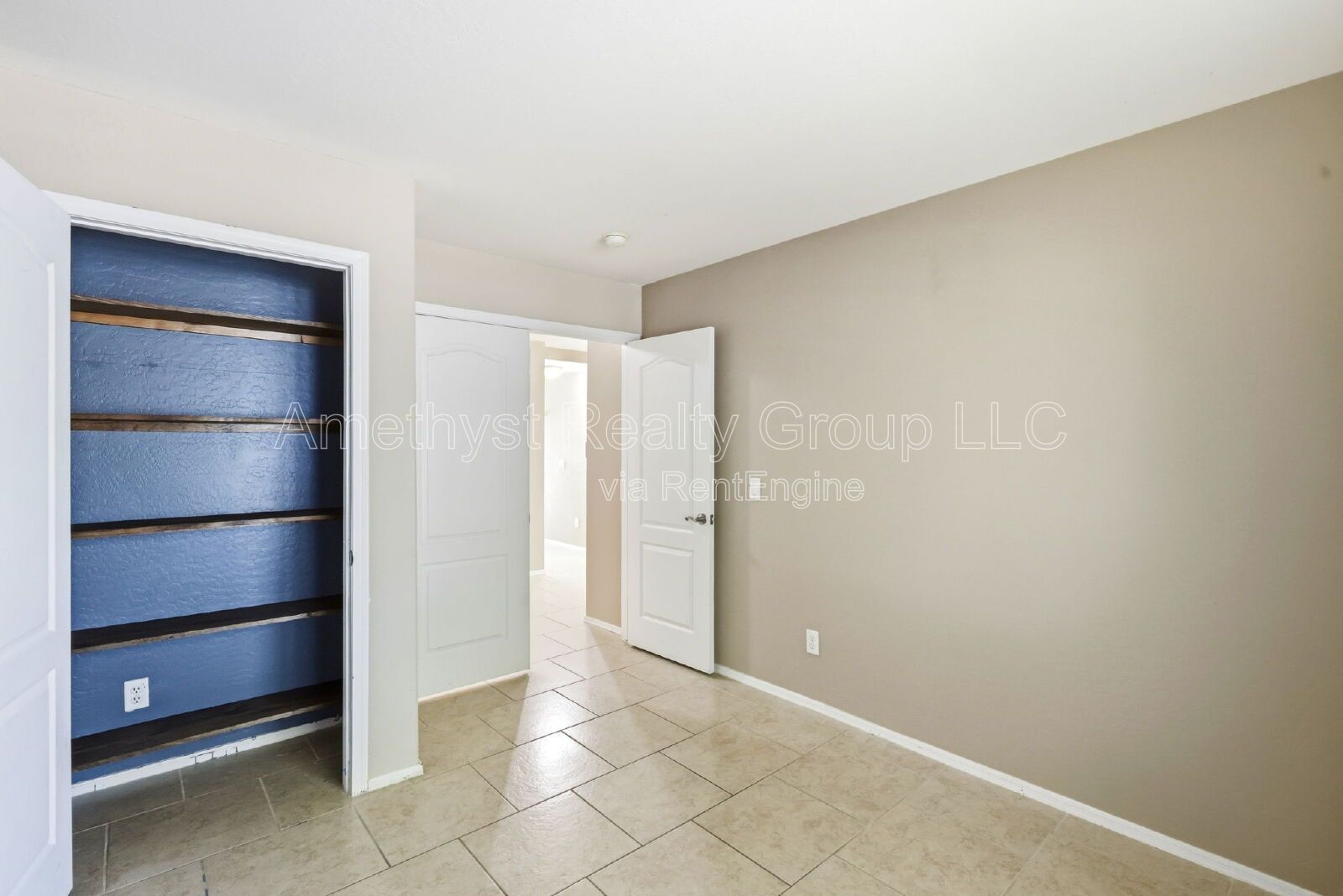 Spacious 4-Bedroom Home with Loft & Flexible Living Spaces property image