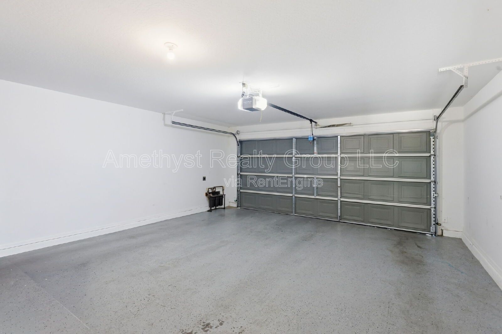 Spacious 4-Bedroom Home with Loft & Flexible Living Spaces property image