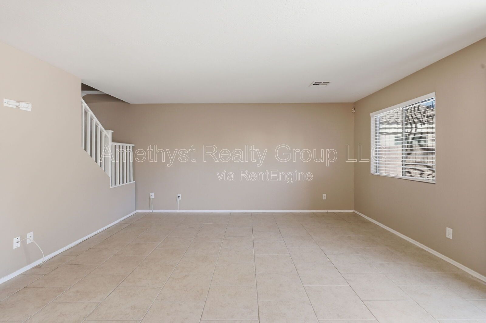 Spacious 4-Bedroom Home with Loft & Flexible Living Spaces property image