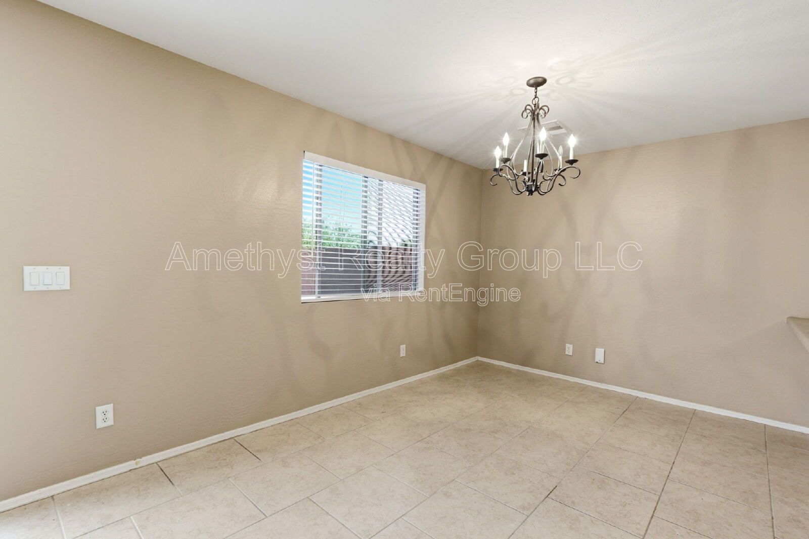 Spacious 4-Bedroom Home with Loft & Flexible Living Spaces property image