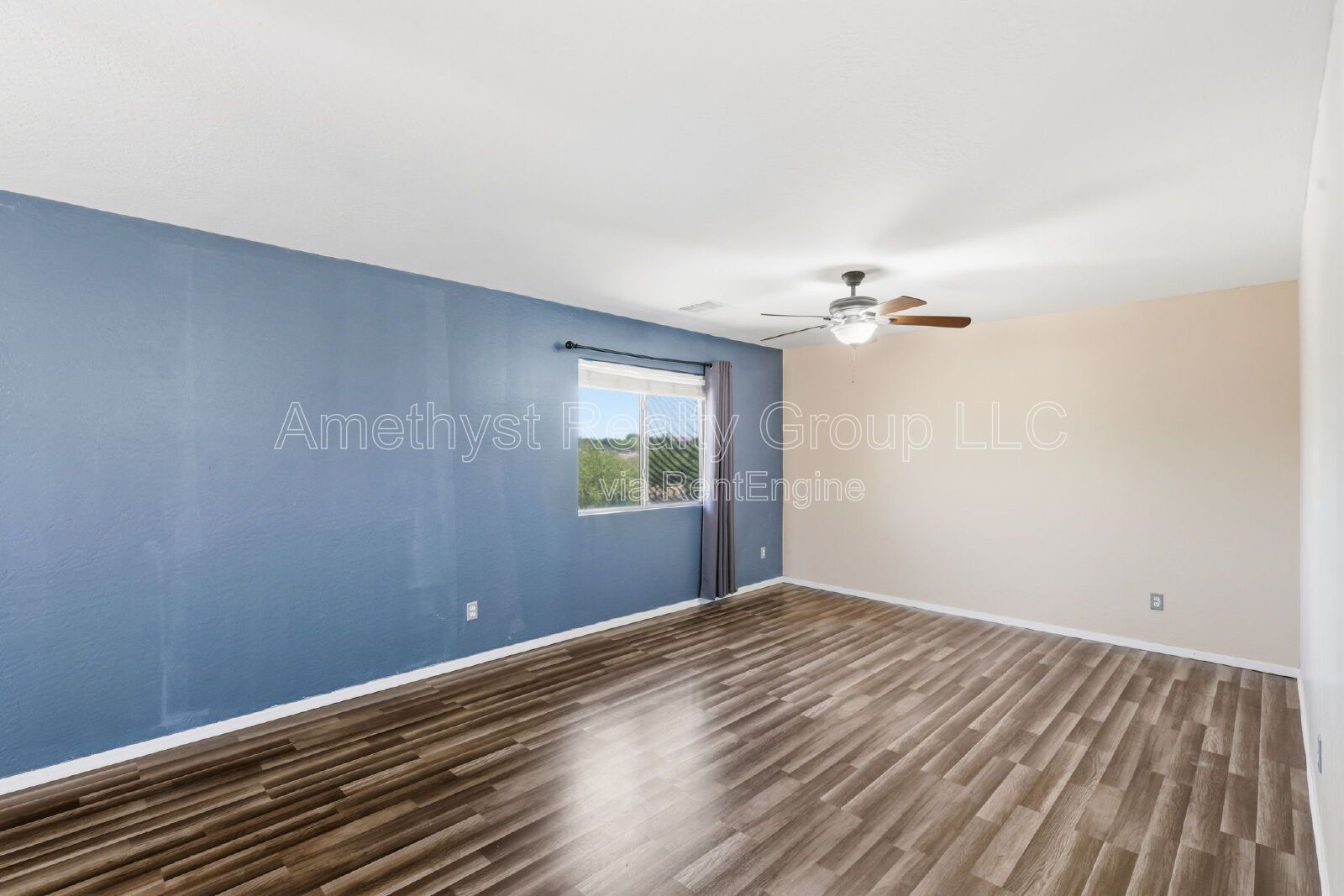 Spacious 4-Bedroom Home with Loft & Flexible Living Spaces property image