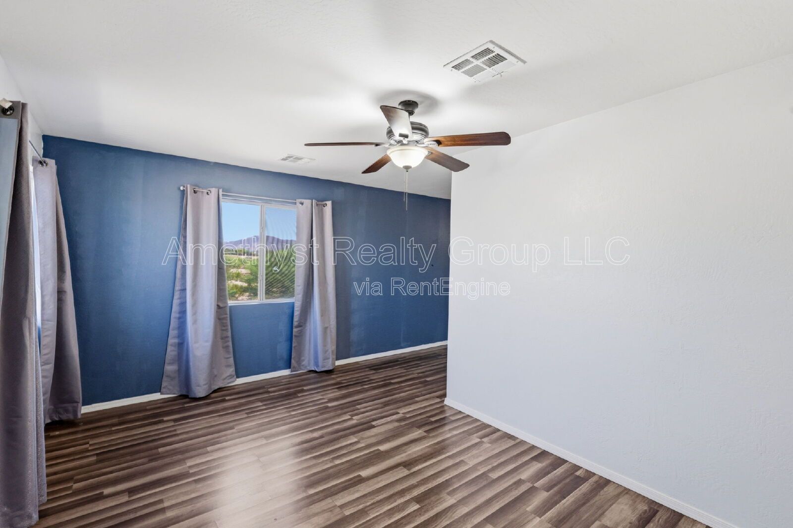 Spacious 4-Bedroom Home with Loft & Flexible Living Spaces property image