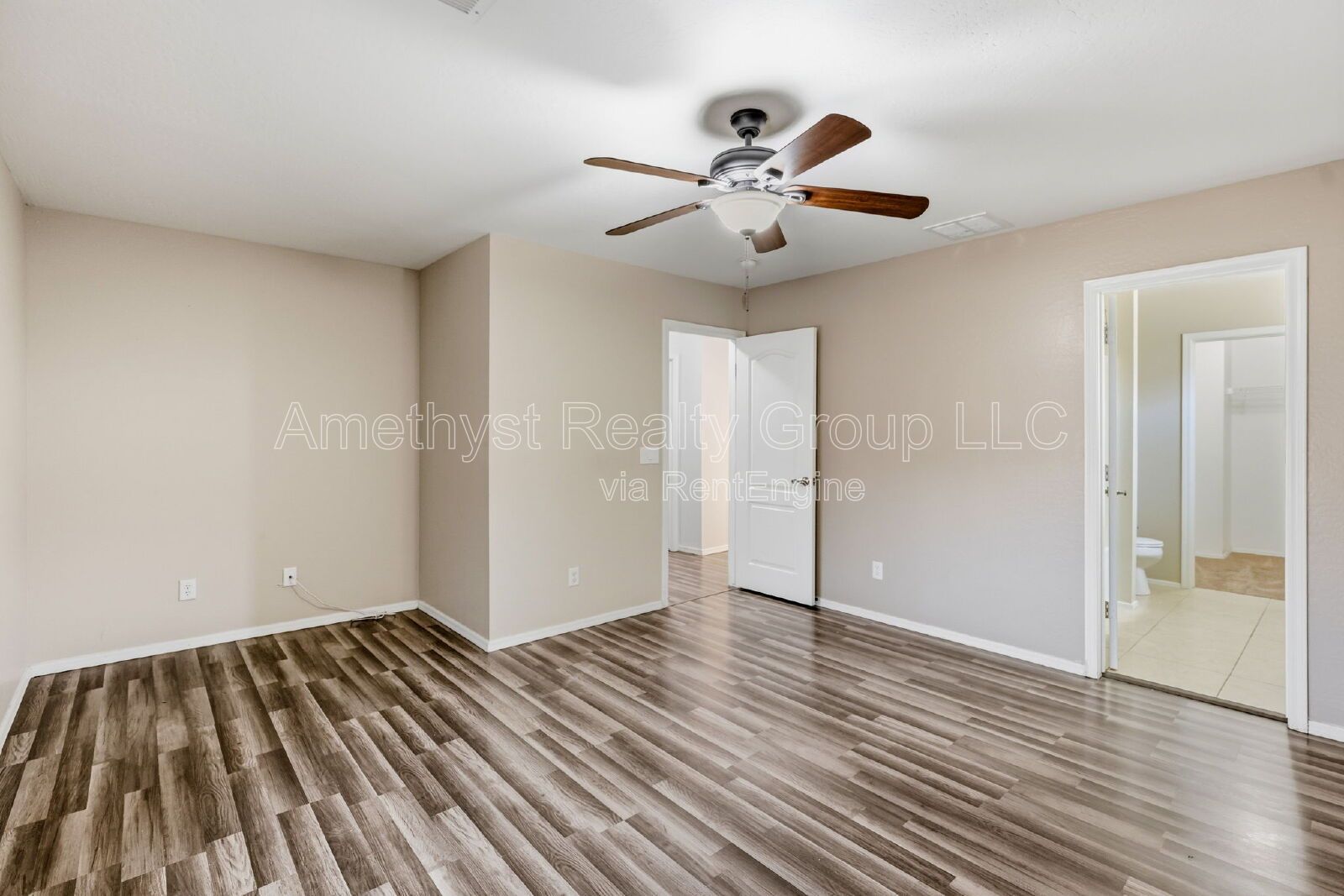 Spacious 4-Bedroom Home with Loft & Flexible Living Spaces property image