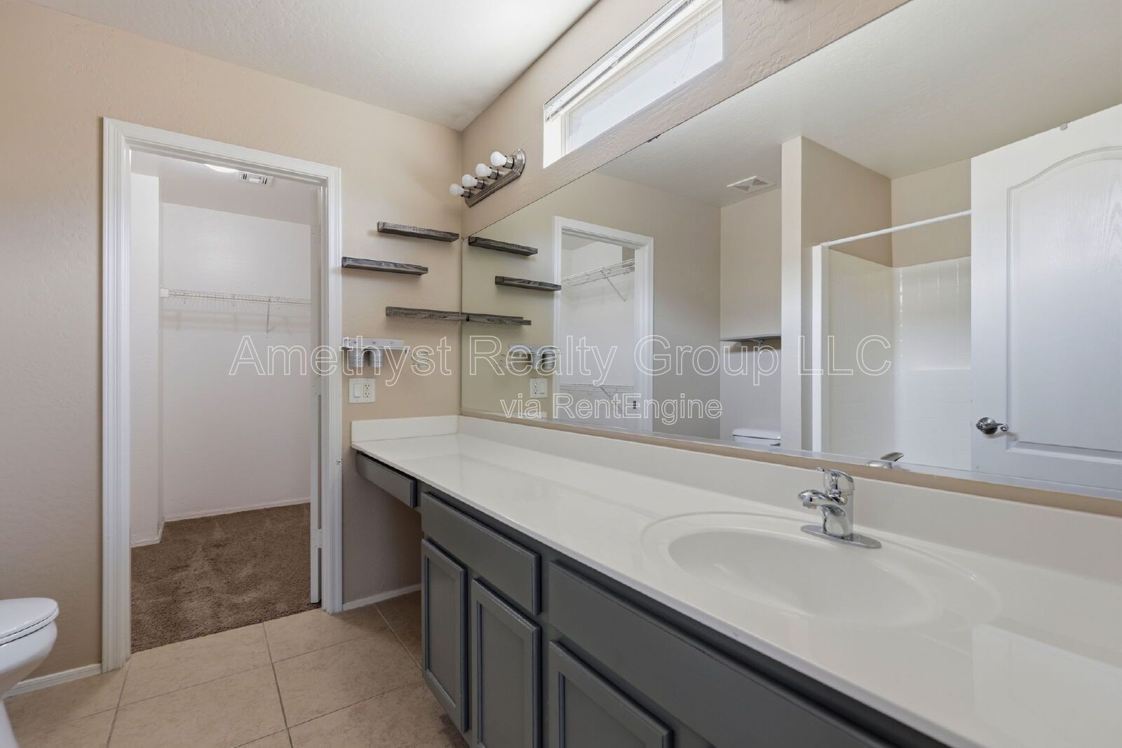 Spacious 4-Bedroom Home with Loft & Flexible Living Spaces property image