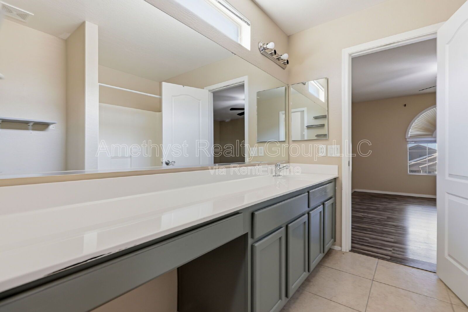 Spacious 4-Bedroom Home with Loft & Flexible Living Spaces property image