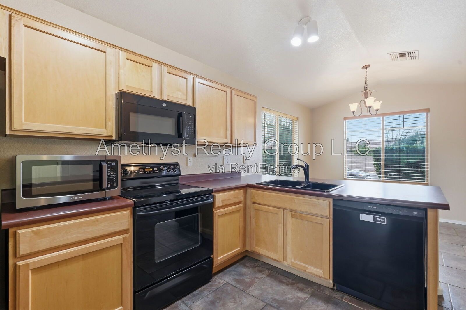 Golf Course Views. Spacious Living. Arizona Lifestyle. property image